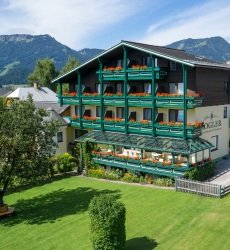 hotel kogler-badmitterndorf-zomer.jpg