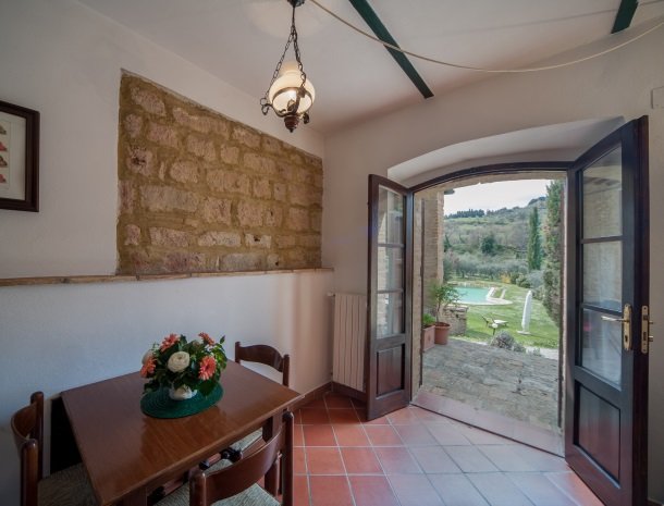 podere-san-lorenzo-volterra-kamer-zwembad.jpg