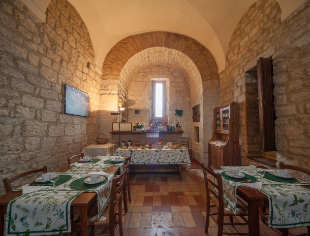 podere-san-lorenzo-volterra-ontbijtzaal.jpg