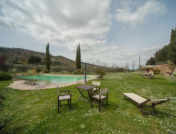 podere-san-lorenzo-volterra-zwembad-omgeving.jpg