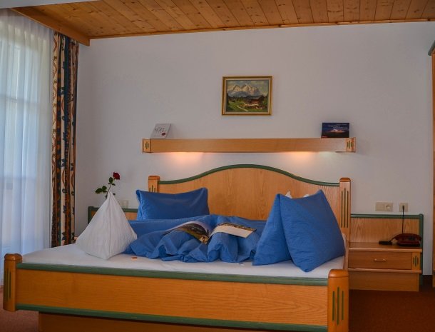 hotel das waldheim-slaapkamer.jpg