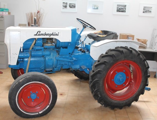 tenuta lamborghini-tractor-origineel.jpg