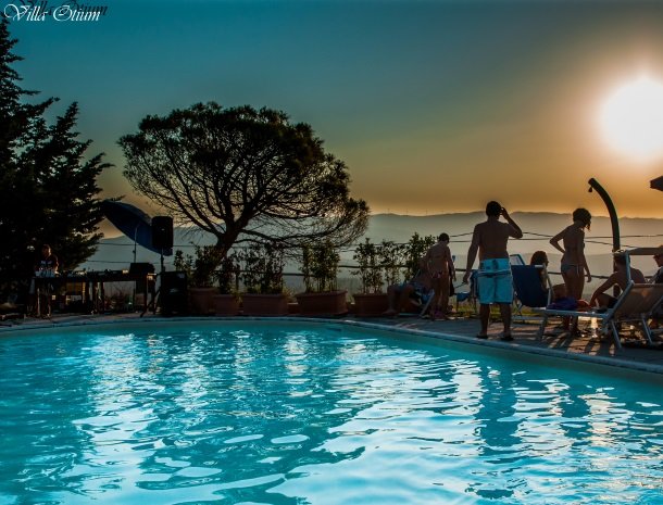 villa-otium-zwembad-avond.jpg