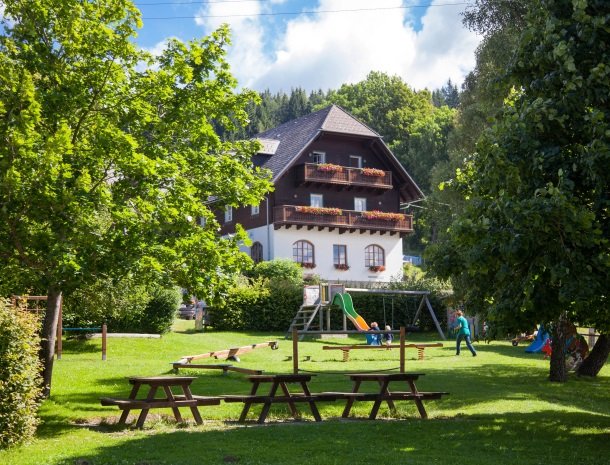 ponyhof-ratten-overzicht-zomer.jpg