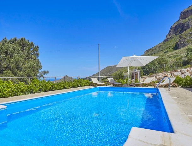 villa-daniela-sicilie-zwembad.jpg
