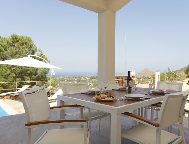 villa-daniela-sicilie-terras.jpg