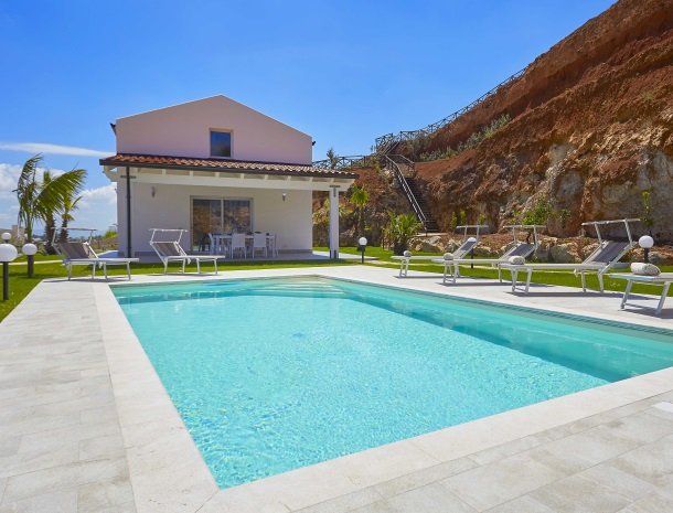 villa-poiana-castellammare-villa-met-zwembad.jpg