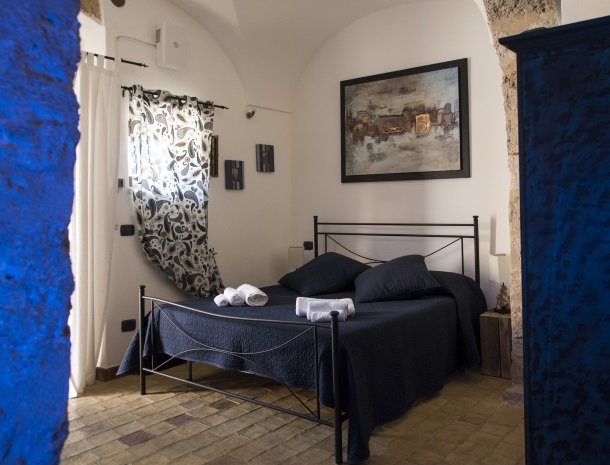 agriturismo-baglio-san-nicola-kamer-blauw.jpg