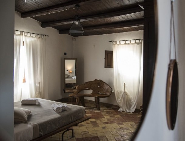 agriturismo-baglio-san-nicola-kamer-bed.jpg