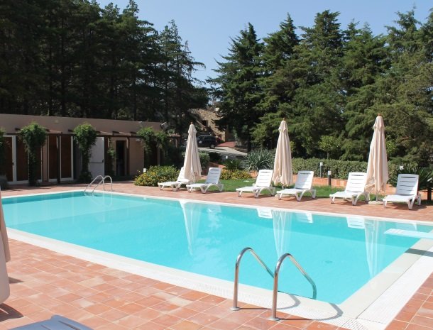 agriturismo-parco-nonna-betty-zwembad.jpg