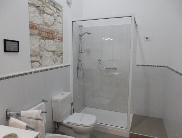 b&b i santi coronati siracusa badkamer.jpg