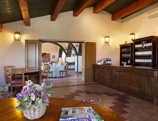 tenuta scilio linguaglossa bar restaurant.jpg