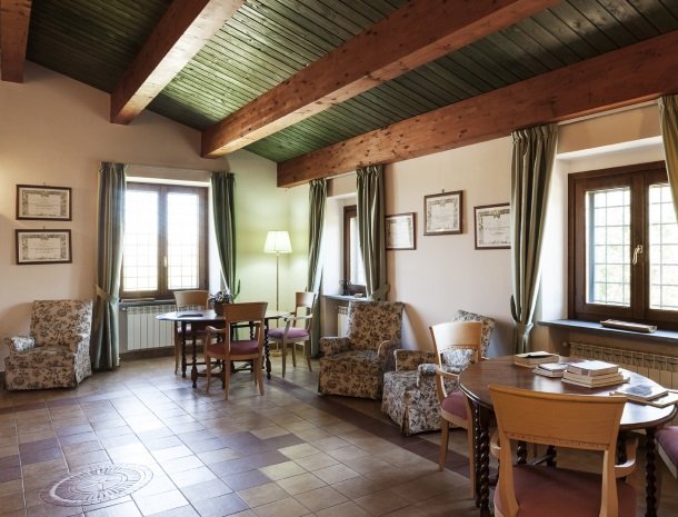 tenuta scilio linguaglossa bar lounge.jpg