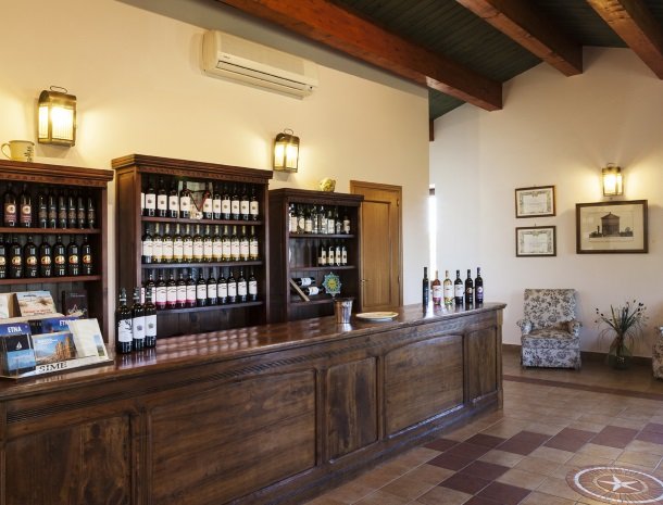tenuta scilio linguaglossa bar.jpg