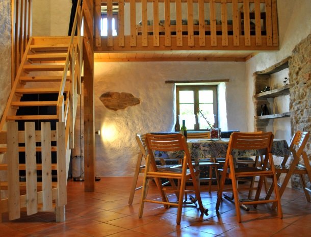 agriturismo alla vecchia quercia-pergola-appartement-eettafel.jpg