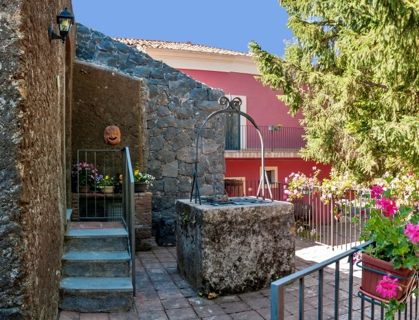 casale poggio del tiglio sicilie waterput.jpg