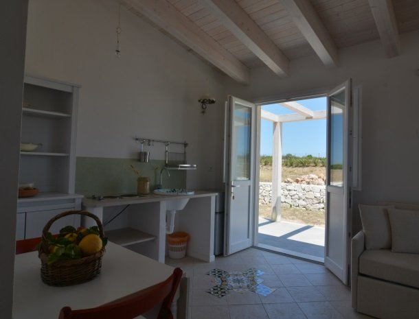agriturismo le zagare di vendicari bungalow deur.jpg