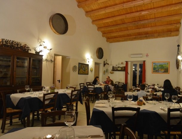 agriturismo le zagare di vendicari diner.jpg