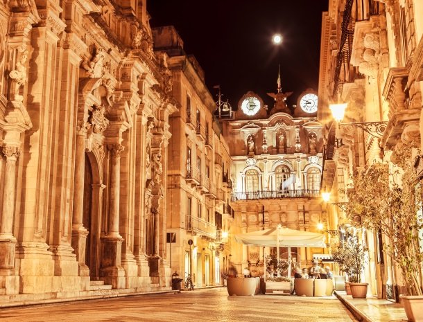 trapani corso vittorio emanuele avond.jpg