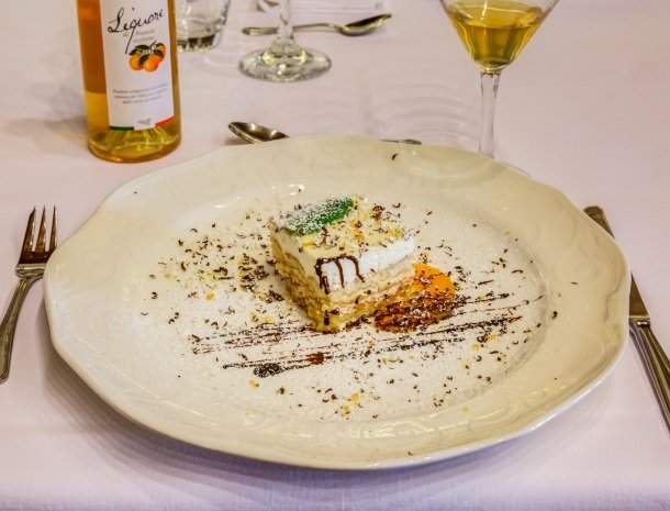 il borgo castiglione di sicilia dessert.jpg