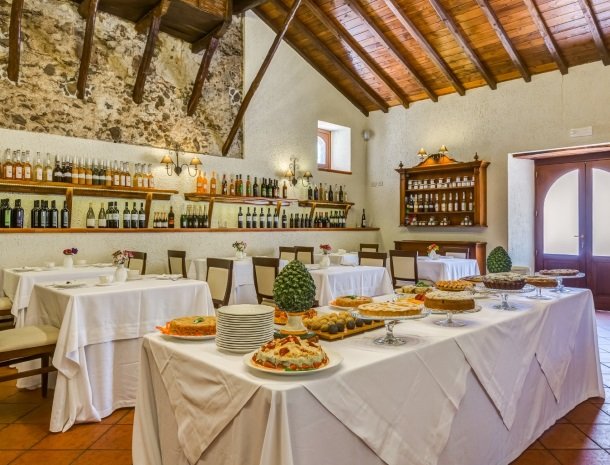 il borgo castiglione di sicilia buffet.jpg