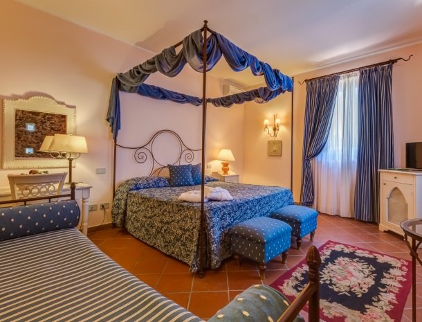 il borgo castiglione di sicilia hemelbed.jpg