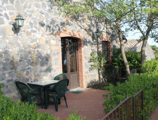 le cisterne-adrano-etna-noce-terras.jpg