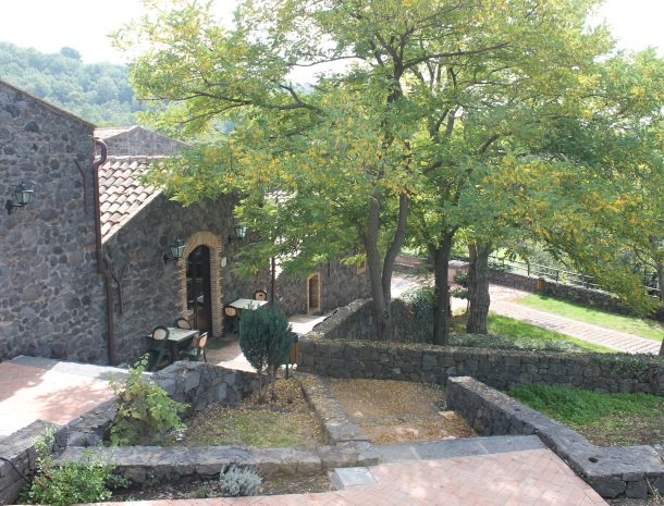 le cisterne-adrano-etna-zijkant.jpg