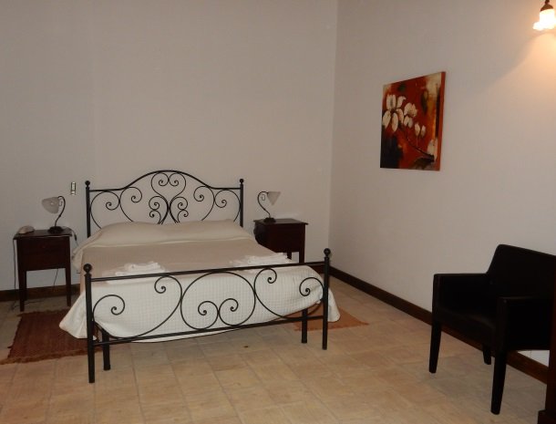 agriturismo-sirignano-sicilie-bed.jpg