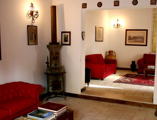 agriturismo-sirignano-sicilie-lobby.jpg