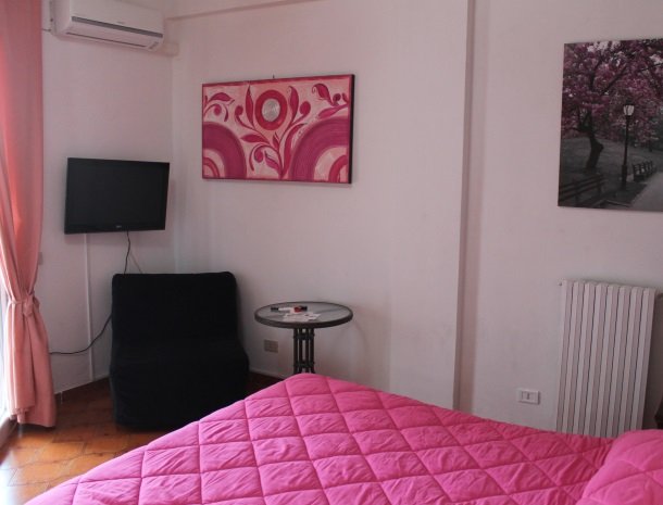 case-di-valentina-slaapkamer-roze.jpg