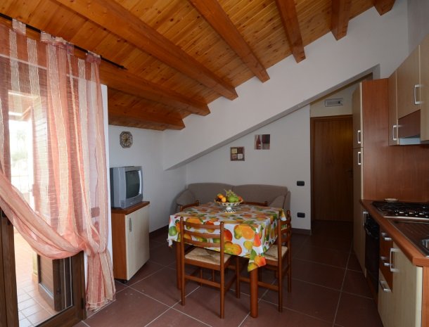 residence-la-luna-nel-pozzo-sciacca-keuken-boven.jpg