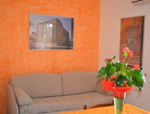 residence-la-luna-nel-pozzo-sciacca-appartementen-woonkamer.jpg