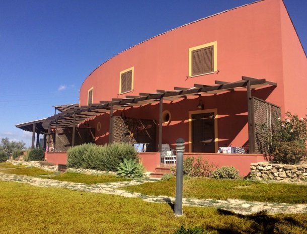 residence-la-luna-nel-pozzo-sciacca-appartementen-buitenkant.jpg