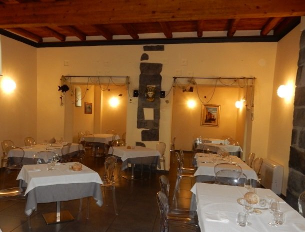 palazzo-rosso-riposto-restaurant.jpg