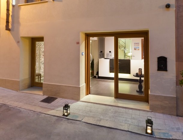 hotel-trapani-in-ingang.jpg