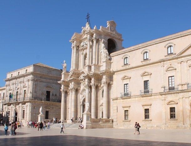 siracusa piazza duomo.jpg