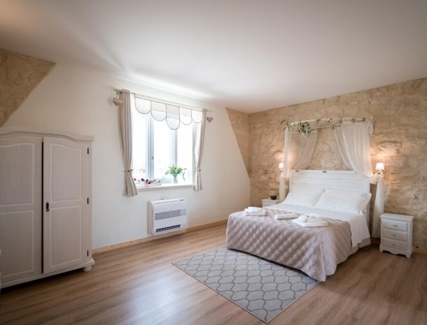 casale1821-ragusa-slaapkamer-ruim.jpg