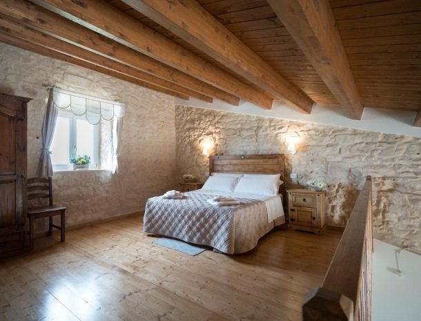 casale1821-ragusa-slaapkamer-4personen-boven.jpg