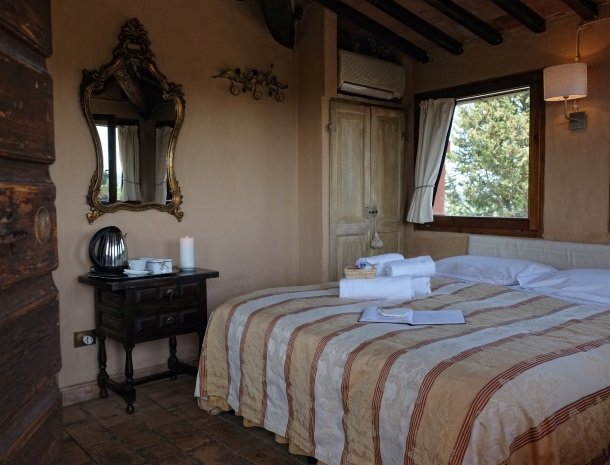 agriturismo-pieve-sprenna-slaapkamer.jpg