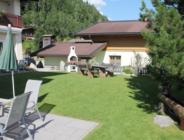 alpenhof-mittersill-tuin-barbecue.jpg