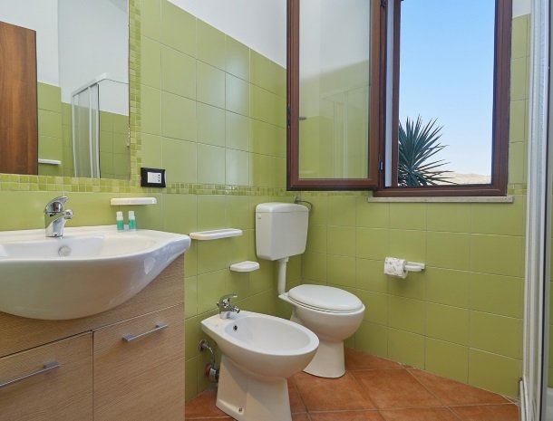 villa celeste sicilie badkamer.jpg