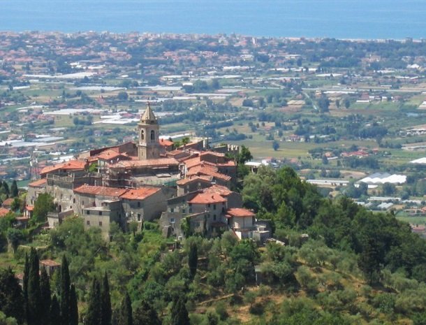 monteggiori toscane.jpg