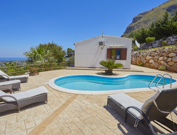 villa-celeste-scopello-villa-zwembad.jpg