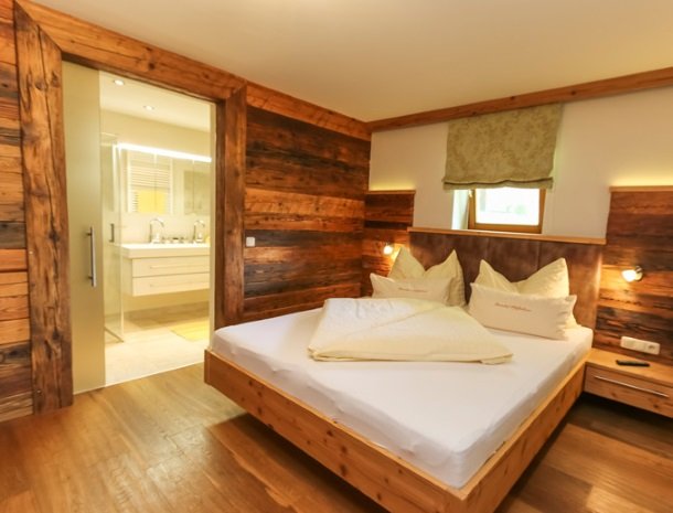 ferienhof-pfefferbauer-hinterglemm-appwestgipfel-kamer.jpg