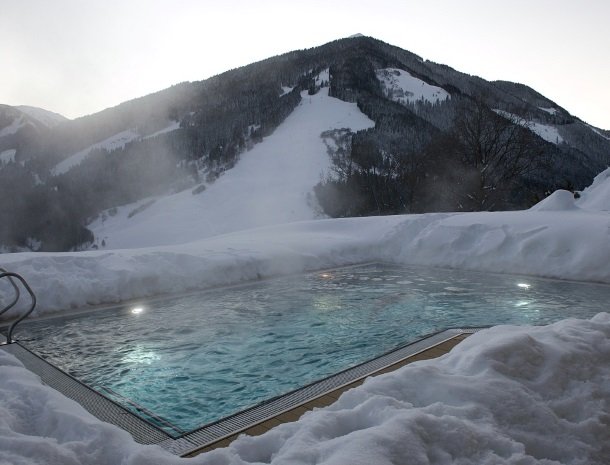 hotel-eggerhof-saalbach-winter-zwembad.jpg