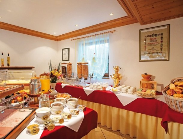 hotel-eggerhof-saalbach-ontbijtbuffet.jpg