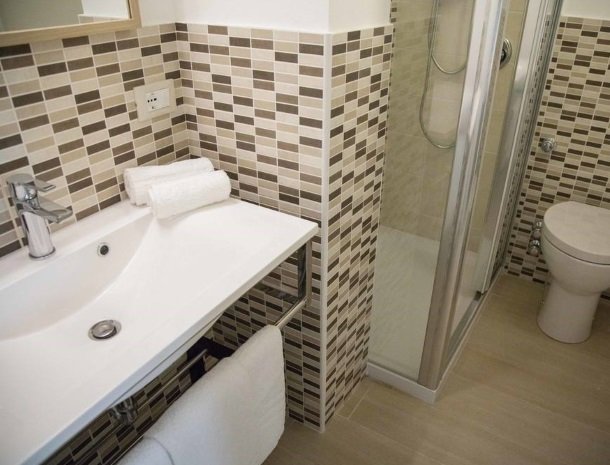 villa-nesea-cefalu-badkamer-galatea.jpg