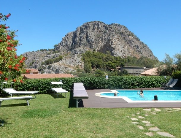 villa-di-giorgi-cefalu-zwembad-kinderen.jpg