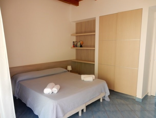 residence-magara-cefalu-sicilie-appartement-slaapkamer.jpg